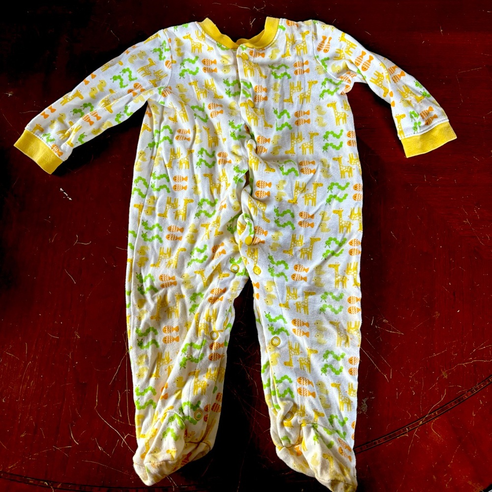 Small wonders long sleeve, button up pajamas size 6 to 9 months